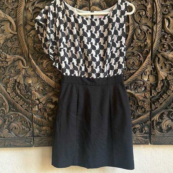 Lilly Pulitzer Delila Cameo Fancy Feet Cat Silk Dress Shoulder Ruffle Size 0 - Picture 1 of 7